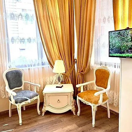 Fatma Sultan Oldtown & Restaurant ホテル アンタルヤ