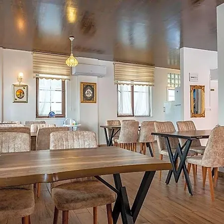Fatma Sultan Oldtown & Restaurant ホテル アンタルヤ