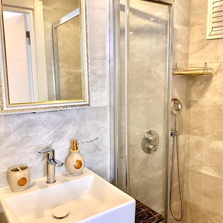 Fatma Sultan Oldtown & Restaurant *